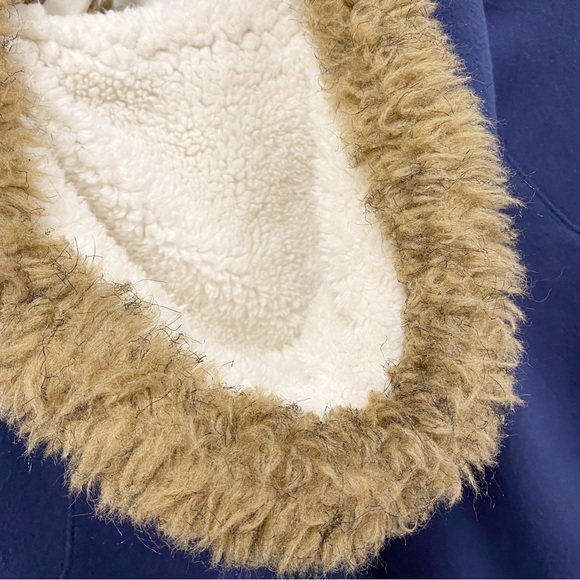 •SOLD• Navy Blue Fur Lined Hooded Sweatshirt - Picture 4 of 8
